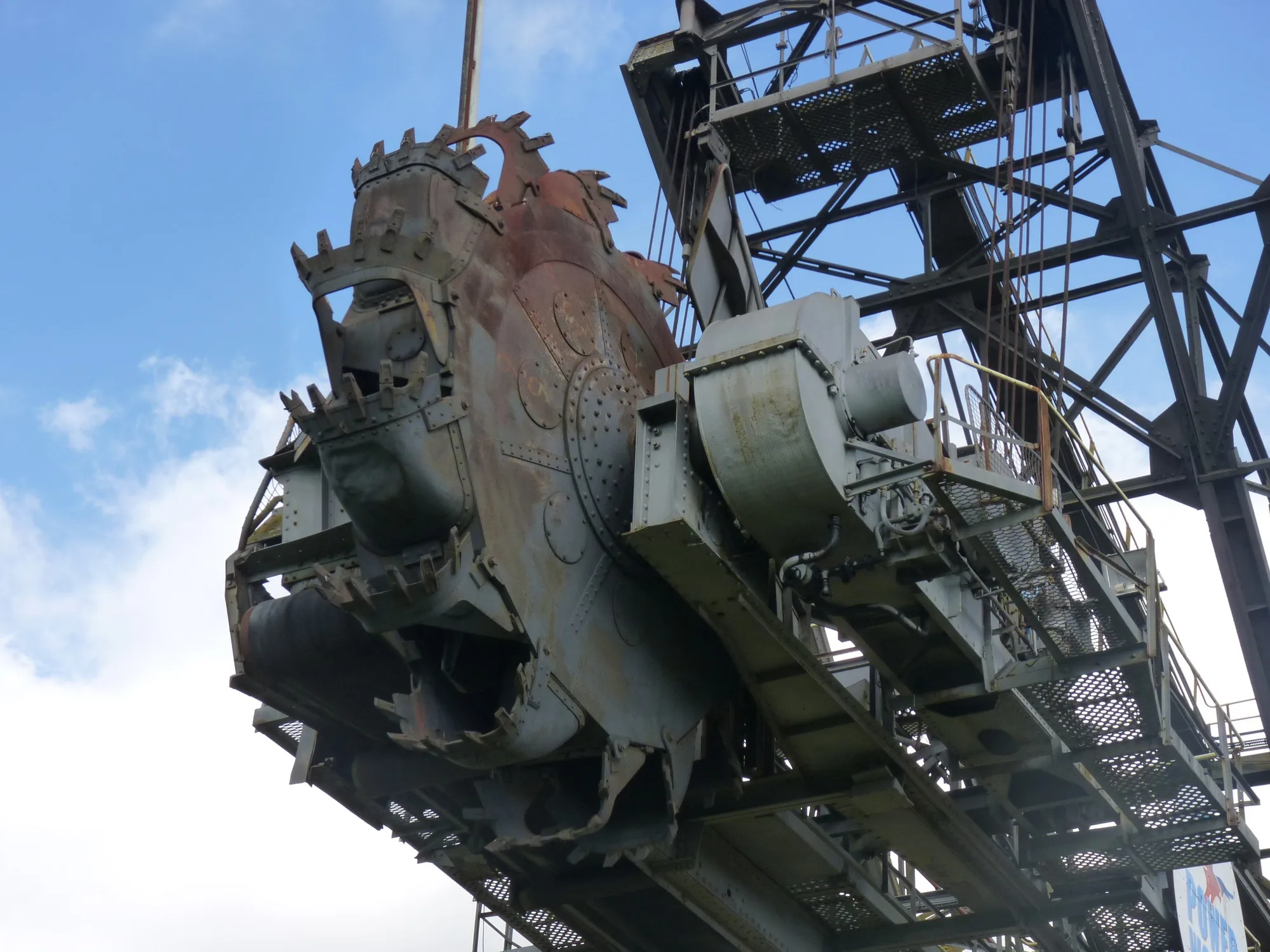 Lastikli ekskavatör 14 18 ton